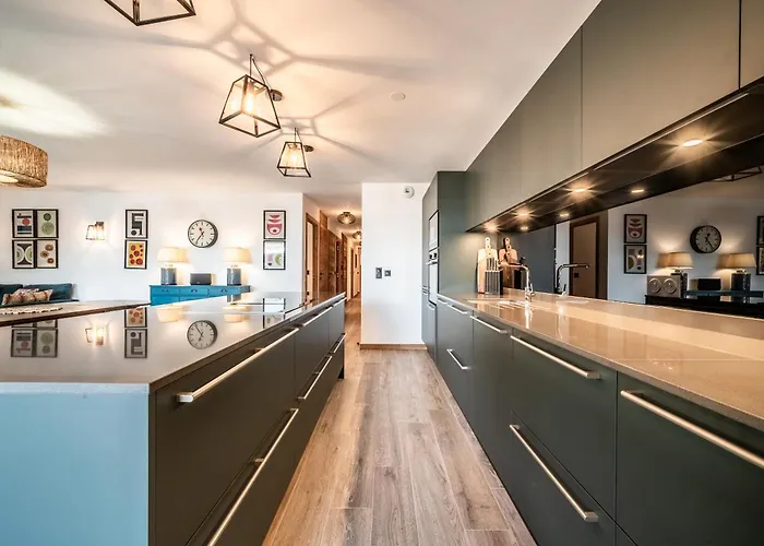 Appartement Heriz, - By Emerald *