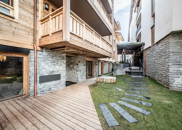 Appartement Heriz, - By Emerald *