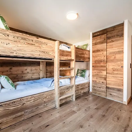 Appartement Heriz, - By Emerald *