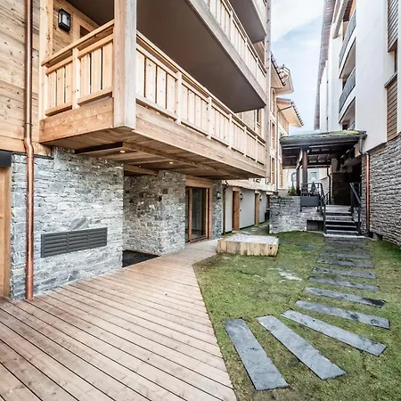 Appartement Heriz, - By Emerald *